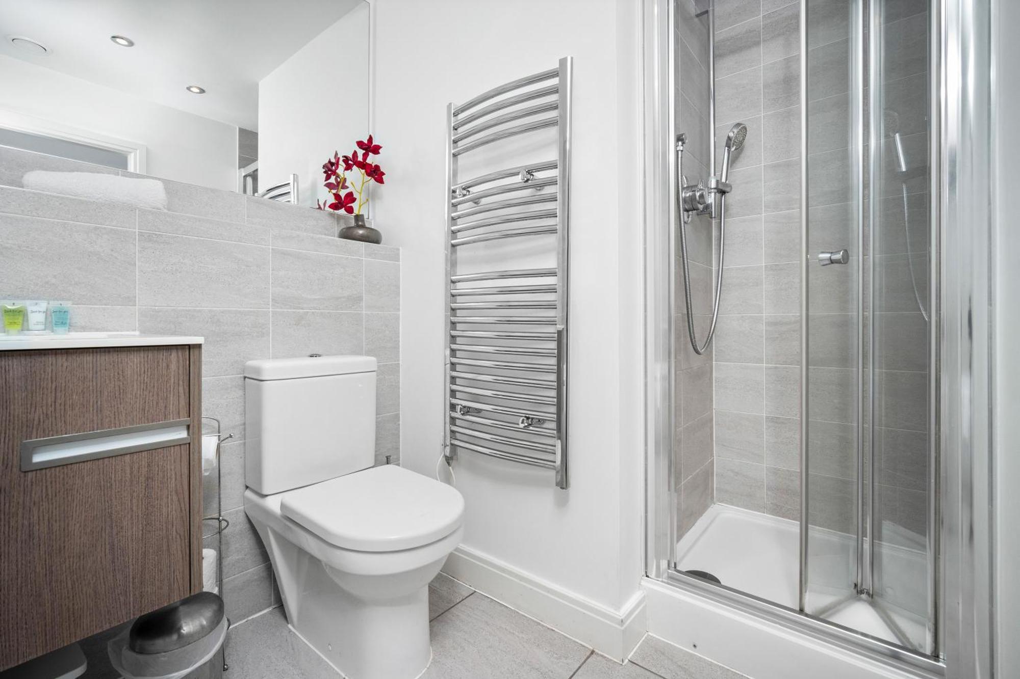 New Luxe Apartment - Secure Parking - Birmingham City Centre - Netflix - Wifi - Top Rated - 54M エクステリア 写真
